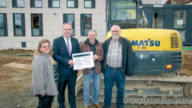 Spendenübergabe für die Waldschwimmbadgaststätte in Neu-Anspach im April 2018